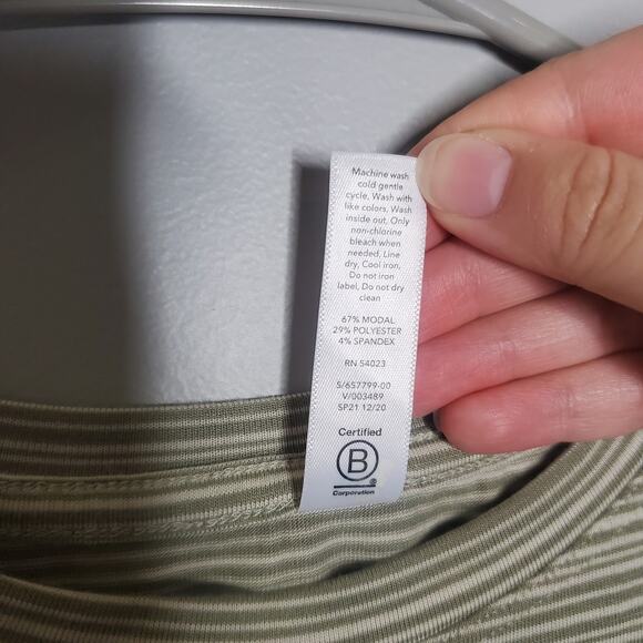 Athleta Cloudlight Striped Muscle Tank Top Stripe Sage Green Athletic XS - Picture 6 of 9